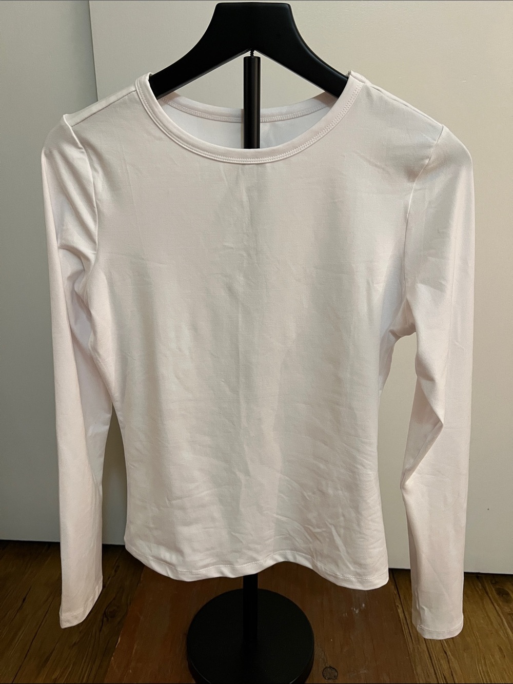 Women's Slim Fit Long-Sleeve Crewneck Top - White
